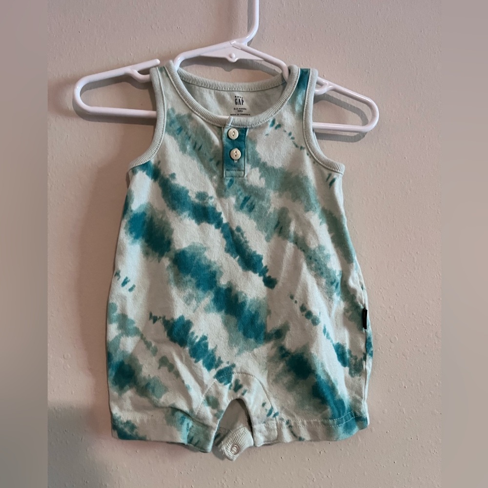 BabyGap 0 to 3 month romper